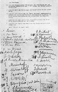 Lenin, Anna Konstantynowicz / Константинович and Inessa Armand in train from Switzerland, Germany, Sweden to Finland, April 1917. Copyright by http://www.pseudology.org/Bank/PlombVagon85.htm